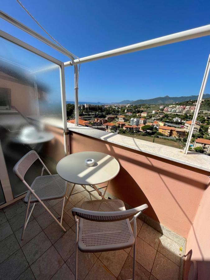 Appartamento Mimosa "A Casa Felice" Пьетра-Лигуре Экстерьер фото